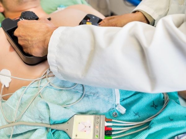 Urgences 24h/24 avec Cardiologue Disponible